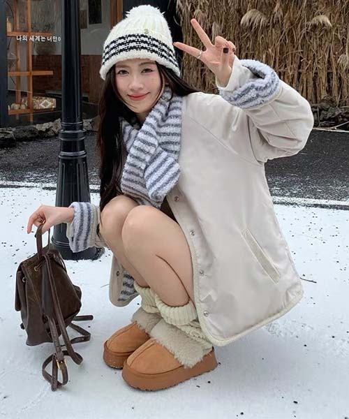 gossip!ロサンゼルス(ゴシップロサンゼルス)の「Y2K ボアリバーシブルコート マフラーセット 2WAY(その他アウター・レディース・ブルー/オフホワイト・FREE)」の6枚目の写真