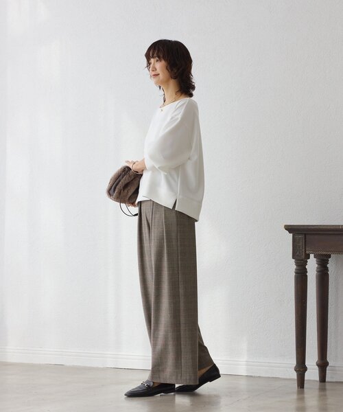 RIVE DROITE（リヴドロワ）の「【万能アイテム】ダンボールショートプルオーバー（Tシャツ/カットソー・レディース・グレイッシュベージュ/ブラック/オフホワイト・FREE）」の16枚目の写真