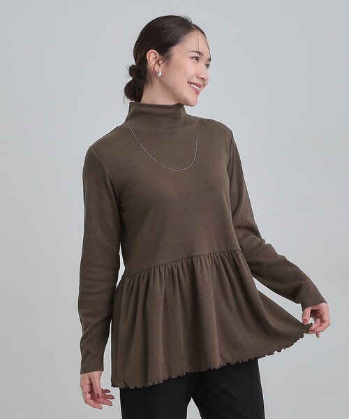 Cutie Blonde(キューティーブロンド)の「【洗濯機可/S-LL】品よく重ねる ペプラムリブトップス(チュニック・レディース・ブラック/ブラウン系その他/オフホワイト・01/02/03/04)」の15枚目の写真