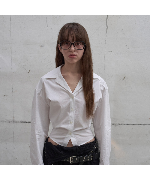 LCDC TM(エルシーディーシーティーエム)の「TWISTED-DETAIL SHIRT (WHITE)(シャツ/ブラウス・レディース・ホワイト・SMALL/MEDIUM)」の5枚目の写真