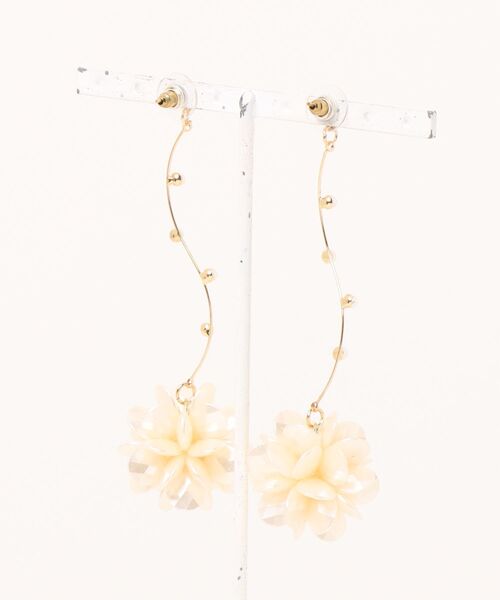 tone(トーン)の「【charme by pimo 】フラワーボール ベージュ ビーズ ピアス(MA)(ピアス(両耳用)・レディース・ベージュ・FREE)」の2枚目の写真