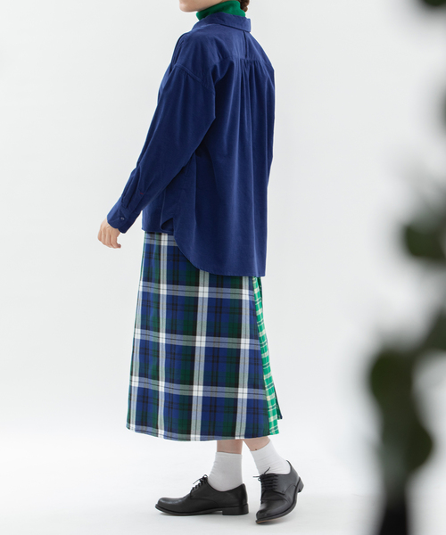 nop de nod(ノップドゥノッド)の「シャツコールロゴ刺繍シャツ(シャツ/ブラウス・レディース・グリーン/レッド/ネイビー・M)」の6枚目の写真