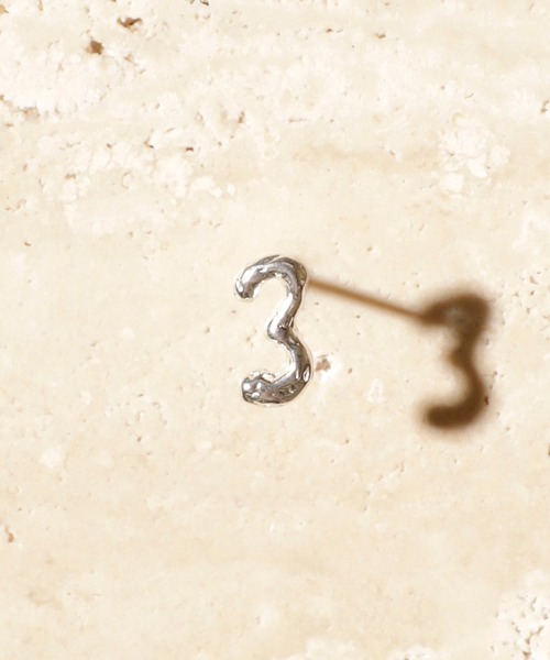 norme(ノーム)の「【SILVER925】ノーム ナンバリング ピアス (1P) / norme numbering pierce (1P)(ピアス(片耳用)・レディース・シルバー系3/シルバー系1/シルバー系5/シルバー系4/シルバー系2/シルバー系9/シルバー系8/シルバー系7/シルバー系6・FREE)」の4枚目の写真