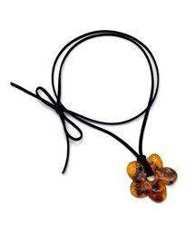 OTHER-worldly（アザーワールドリー）の「アクリルフラワーネックレス [アンバー]（ネックレス・レディース）」