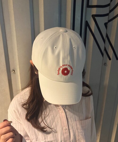 BIRTHDAY BAR（バースデイバー）の「≪BIRTHDAY BARオリジナル≫【B-DAY DONUTS】ドーナッツ刺繍キャップ（キャップ・レディース・ホワイト・0）」の12枚目の写真
