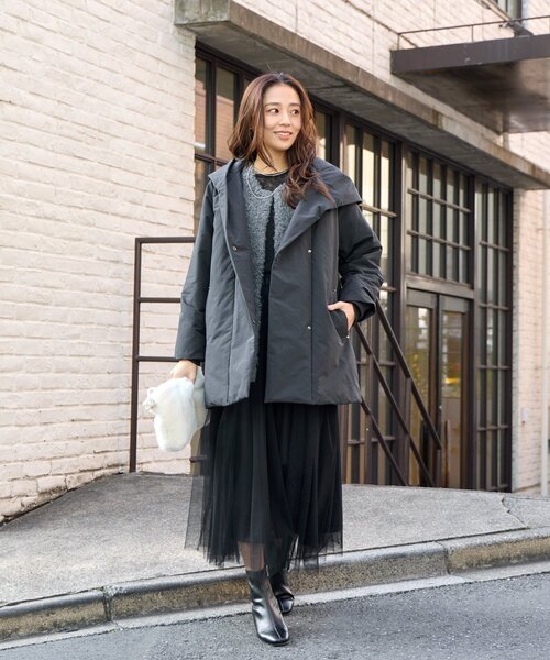 un dix cors（アンディコール）の「《上品スッキリ見え◎》マットランブラークロスロングダウンコート（ダウンジャケット/コート・レディース・グレイッシュベージュ/ブラック・FREE）」の11枚目の写真