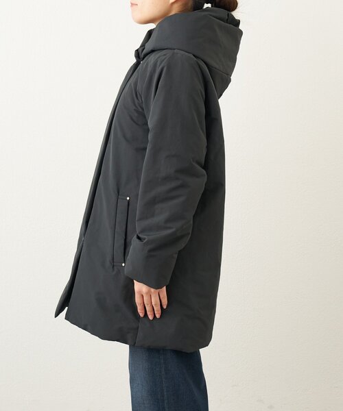 un dix cors（アンディコール）の「《上品スッキリ見え◎》マットランブラークロスロングダウンコート（ダウンジャケット/コート・レディース・グレイッシュベージュ/ブラック・FREE）」の14枚目の写真