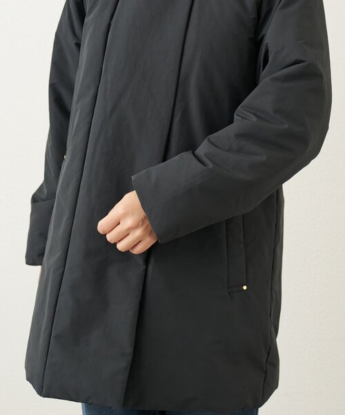 un dix cors（アンディコール）の「《上品スッキリ見え◎》マットランブラークロスロングダウンコート（ダウンジャケット/コート・レディース・グレイッシュベージュ/ブラック・FREE）」の18枚目の写真