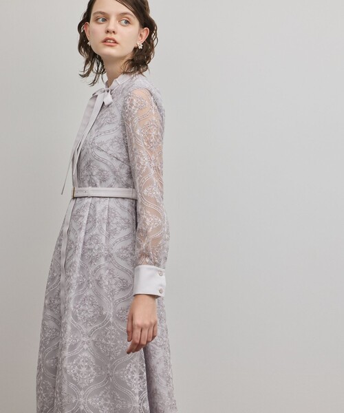 GRACE CONTINENTAL(グレースコンチネンタル)の「オーナメント刺繍フレアワンピース(ワンピース・レディース・キナリ/ラベンダー・34/36/38)」の5枚目の写真