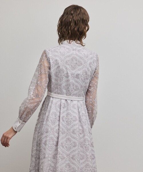 GRACE CONTINENTAL(グレースコンチネンタル)の「オーナメント刺繍フレアワンピース(ワンピース・レディース・キナリ/ラベンダー・34/36/38)」の4枚目の写真