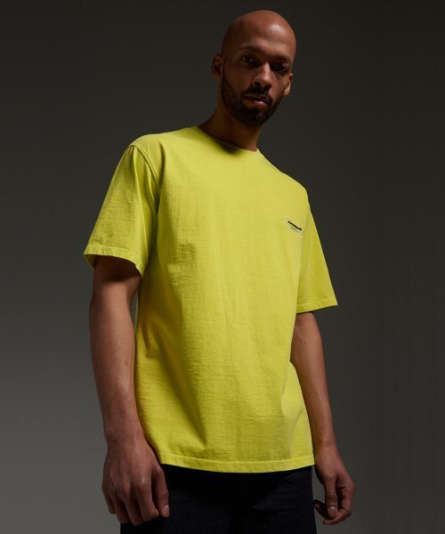 ICONOGRAPHY（アイコノグラフィー）の「ピグメントラベルアートYGEN（Tシャツ/カットソー・メンズ・ライム・LARGE/MEDIUM）」の2枚目の写真