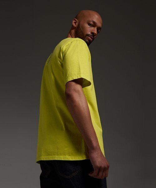 ICONOGRAPHY（アイコノグラフィー）の「ピグメントラベルアートYGEN（Tシャツ/カットソー・メンズ・ライム・LARGE/MEDIUM）」の4枚目の写真