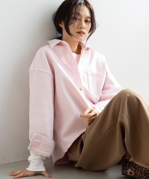 Elura（エルーラ）の「大人カラーデニムシャツ/625553（シャツ/ブラウス・レディース・ブルー/ライトピンク/ブラウン/ホワイト/ベージュ・FREE）」の8枚目の写真