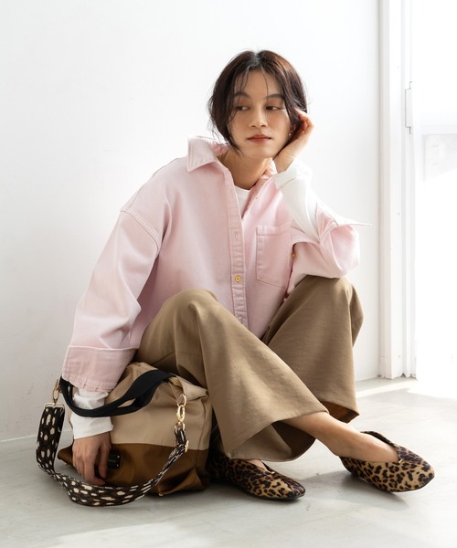 Elura（エルーラ）の「大人カラーデニムシャツ/625553（シャツ/ブラウス・レディース・ブルー/ライトピンク/ブラウン/ホワイト/ベージュ・FREE）」の11枚目の写真