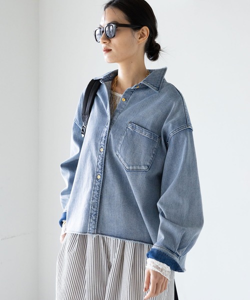 Elura（エルーラ）の「大人カラーデニムシャツ/625553（シャツ/ブラウス・レディース・ブルー/ライトピンク/ブラウン/ホワイト/ベージュ・FREE）」の19枚目の写真