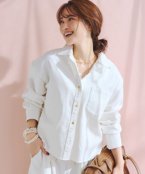 Elura（エルーラ）の「大人カラーデニムシャツ/625553（シャツ/ブラウス・レディース・ブルー/ライトピンク/ブラウン/ホワイト/ベージュ・FREE）」の6枚目の写真