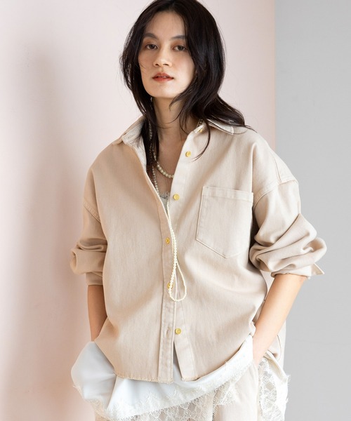 Elura（エルーラ）の「大人カラーデニムシャツ/625553（シャツ/ブラウス・レディース・ブルー/ライトピンク/ブラウン/ホワイト/ベージュ・FREE）」の12枚目の写真