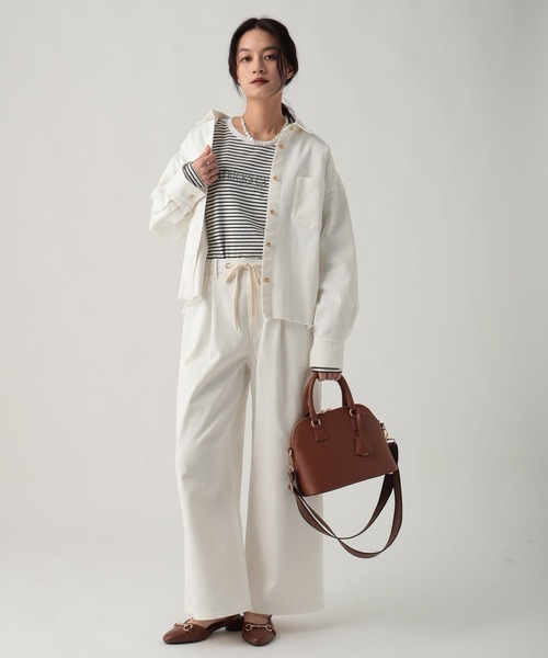 Elura(エルーラ)の「大人カラーデニムシャツ/625553(シャツ/ブラウス・レディース・ブルー/ライトピンク/ブラウン/ホワイト/ベージュ・FREE)」の18枚目の写真