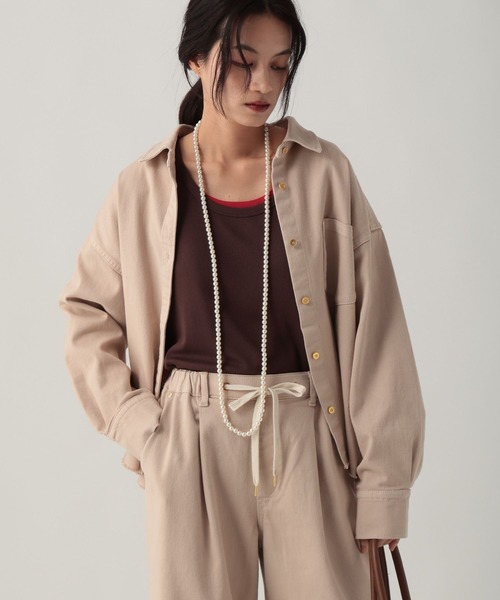 Elura(エルーラ)の「大人カラーデニムシャツ/625553(シャツ/ブラウス・レディース・ブルー/ライトピンク/ブラウン/ホワイト/ベージュ・FREE)」の21枚目の写真