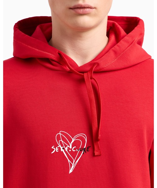 EMPORIO ARMANI EA7（エンポリオアルマーニイーエーセブン）の「【エンポリオ アルマーニ EA7】7.CUORE スエット フーディ ユニセックス（スウェット・メンズ・レッド・LARGE/SMALL/X-LARGE/XX-LARGE）」の4枚目の写真
