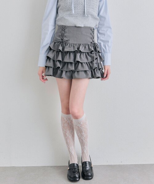 OLIVE des OLIVE（オリーブデオリーブ）の「レースアップ4段フリルスカート（スカート・レディース・ホワイト/インディゴブルー/オフホワイト/チャコールグレー・FREE）」の16枚目の写真