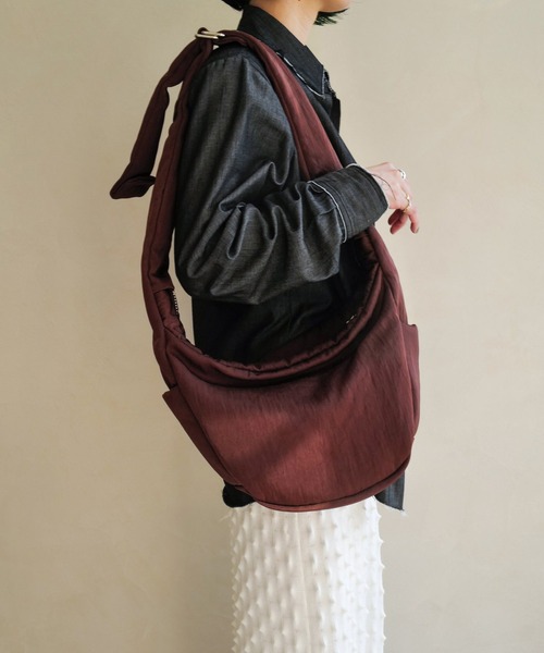 CONZ（コンズ）の「ANNIE PUFFER TOWN MOON BAG/CERATO BRIGHT（ショルダーバッグ・メンズ・ブラウン/ブラック・FREE）」の10枚目の写真