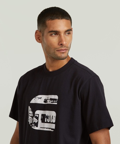 G-STAR（ジースター）の「G Icon Graphic T-Shirt/ブランドロゴグラフィックTシャツ（Tシャツ/カットソー・メンズ・ダークブラック/ホワイト・SMALL/X-SMALL/MEDIUM/LARGE/X-LARGE）」の10枚目の写真