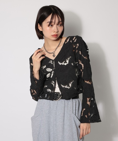 PAGEBOY（ページボーイ）の「ヴィンテージレースフレアスリーブブラウス（シャツ/ブラウス・レディース・ブラック/オフホワイト・FREE）」の18枚目の写真