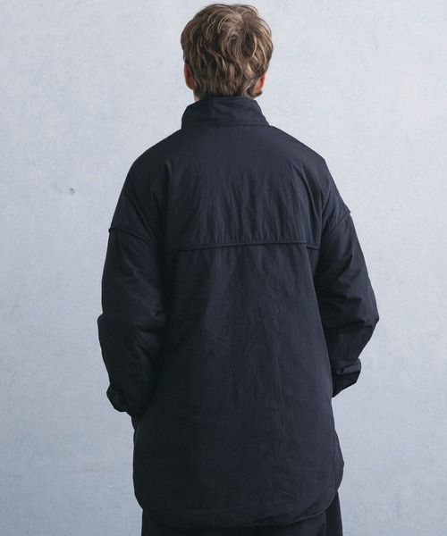 +phenix(プラスフェニックス)の「【WEB・直営店限定】+phenix(プラスフェニックス)PADDED STAND BLOUSON パデッド スタンド ブルゾン(ブルゾン・メンズ・ブラック/ブラウン・M/L)」の3枚目の写真
