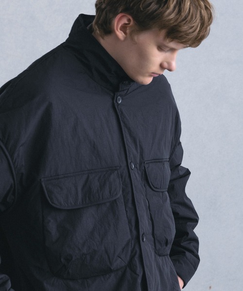 +phenix(プラスフェニックス)の「【WEB・直営店限定】+phenix(プラスフェニックス)PADDED STAND BLOUSON パデッド スタンド ブルゾン(ブルゾン・メンズ・ブラック/ブラウン・M/L)」の9枚目の写真