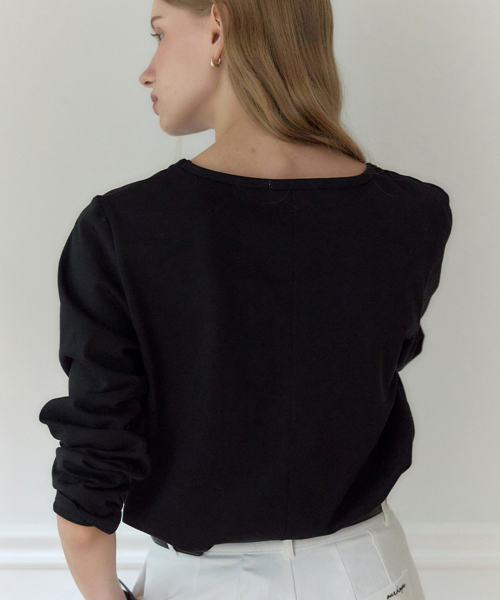 OURHOPE(アワーホープ)の「ロゴシルキーUネックスリーブTシャツ - ブラック(Tシャツ/カットソー・レディース・ブラック・1(S)/2(M))」の3枚目の写真