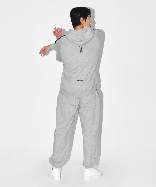 BORN TO WIN（ボーントゥウィン）の「CHROME B JOGGER PANTS [MELANGE GREY]（スウェットパンツ・メンズ・その他・2/1）」の6枚目の写真