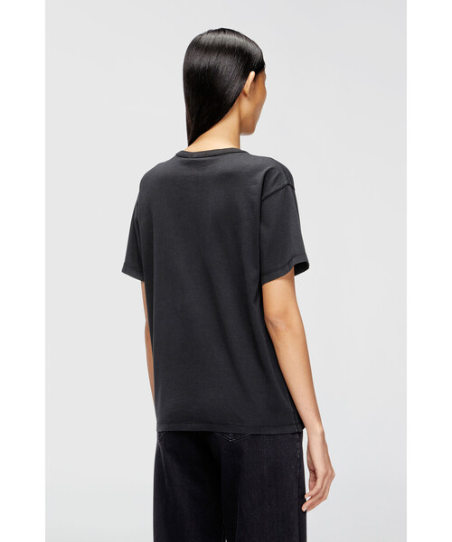 DIESEL(ディーゼル)の「ウィメンズ Tシャツ T-NORMY-OD-S1(Tシャツ/カットソー・レディース・ブラック/ホワイト系その他・SMALL/MEDIUM/LARGE/X-LARGE/X-SMALL)」の8枚目の写真