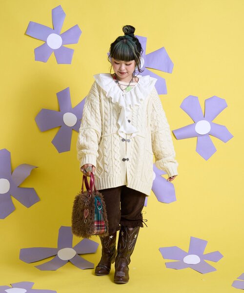 CIAOPANIC（チャオパニック）の「【Me＋Me/ミープラスミー】ハートチャーム付きファーボストンバック（トートバッグ・レディース・ネイビー/ブラウン・ONE SIZE）」の8枚目の写真