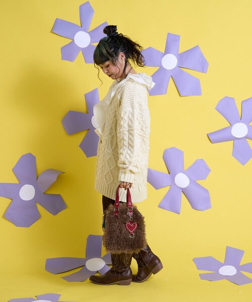 CIAOPANIC（チャオパニック）の「【Me＋Me/ミープラスミー】ハートチャーム付きファーボストンバック（トートバッグ・レディース・ネイビー/ブラウン・ONE SIZE）」の9枚目の写真