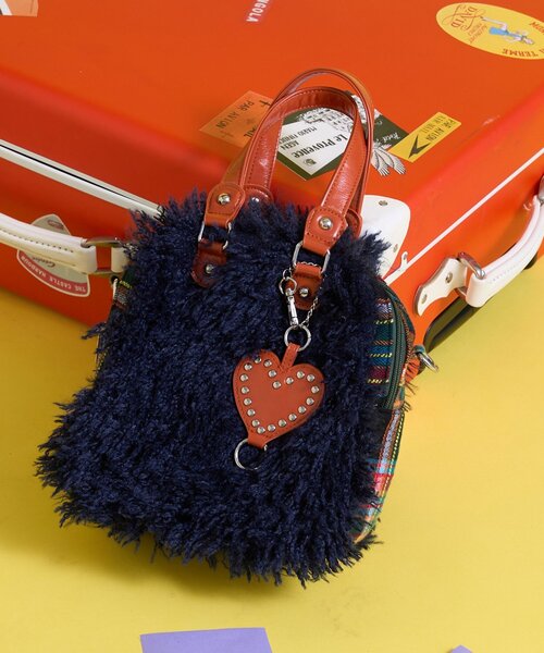 CIAOPANIC（チャオパニック）の「【Me＋Me/ミープラスミー】ハートチャーム付きファーボストンバック（トートバッグ・レディース・ネイビー/ブラウン・ONE SIZE）」の19枚目の写真