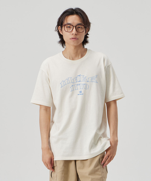 MAKEITTO（メイキット）の「[BLACK LETTER]CREW NECK TEE_CREAM（Tシャツ/カットソー・メンズ・その他・XL/XXL/L/M）」の2枚目の写真