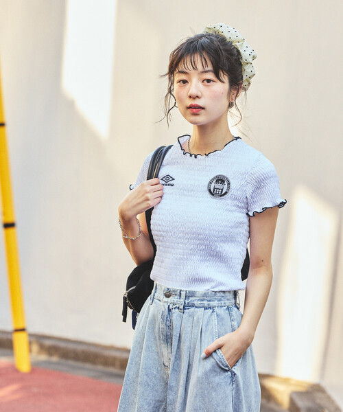 FREAK'S STORE(フリークスストア)の「UMBRO × FREAK'S STORE/アンブロ 別注 SHIRRING T-SHIRT/シャーリングTシャツ(Tシャツ/カットソー・レディース・オフホワイト/サックスブルー/ネイビー・フリ-)」の16枚目の写真