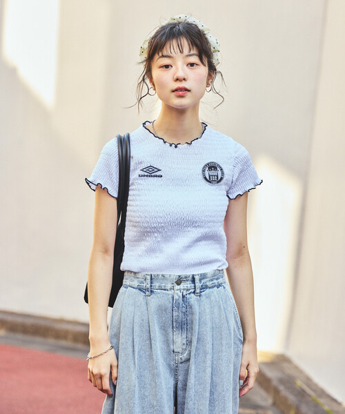 FREAK'S STORE(フリークスストア)の「UMBRO × FREAK'S STORE/アンブロ 別注 SHIRRING T-SHIRT/シャーリングTシャツ(Tシャツ/カットソー・レディース・オフホワイト/サックスブルー/ネイビー・フリ-)」の17枚目の写真