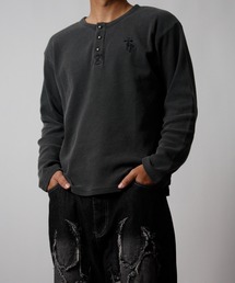 NYLAUS（ナイラス）の「【NYS】ショート丈 クロス刺繍 ヘンリーネック ワッフルロンT 長袖Tシャツ ロングTシャツ（Tシャツ/カットソー）」