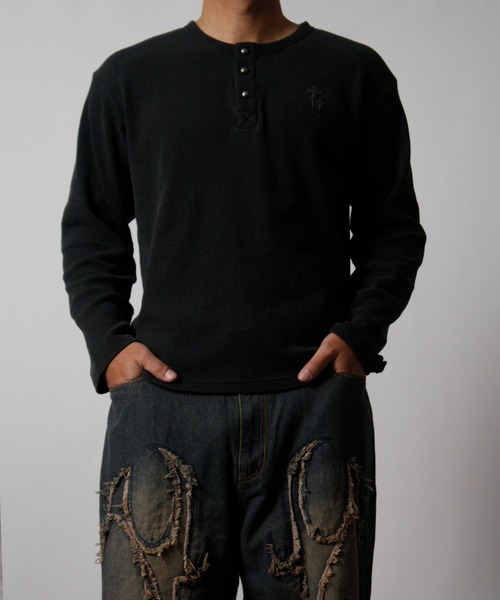 NYLAUS(ナイラス)の「【NYS】2026新作 ショート丈 クロス刺繍 ヘンリーネック ワッフルロンT 長袖Tシャツ ロングTシャツ(Tシャツ/カットソー・メンズ・グリーン系カモフラージュ/カモフラージュ/チャコール/ブラック・L/M)」の8枚目の写真