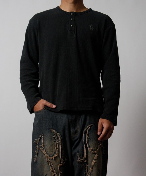 NYLAUS(ナイラス)の「【NYS】2026新作 ショート丈 クロス刺繍 ヘンリーネック ワッフルロンT 長袖Tシャツ ロングTシャツ(Tシャツ/カットソー・メンズ・グリーン系カモフラージュ/カモフラージュ/チャコール/ブラック・L/M)」の11枚目の写真