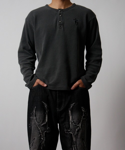 NYLAUS(ナイラス)の「【NYS】2026新作 ショート丈 クロス刺繍 ヘンリーネック ワッフルロンT 長袖Tシャツ ロングTシャツ(Tシャツ/カットソー・メンズ・グリーン系カモフラージュ/カモフラージュ/チャコール/ブラック・L/M)」の21枚目の写真