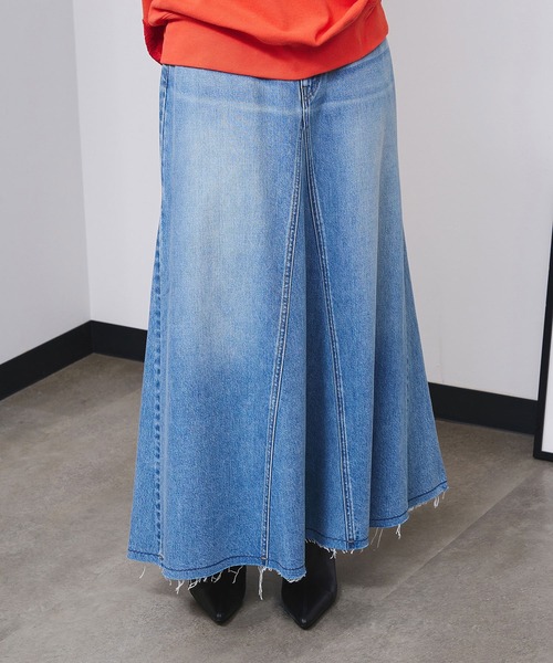 ROSE BUD（ローズバッド）の「PANEL DENIM LONG SKIRT（デニムスカート・レディース・ライトインディゴブルー・M/S）」の3枚目の写真