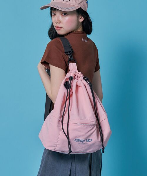 SEQUENZ(シークエンズ)の「※WEB限定 / 2WAY仕様 / ユニセックスナップサック / sqnz 2way knapsack(トートバッグ・メンズ・ライトピンク/ブラック/その他1/グレー・FREE)」の4枚目の写真