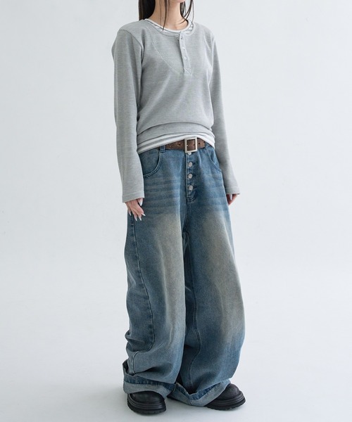 EPNK（イーピーエヌケー）の「Layered border henlyneck / レイヤードボーダーヘンリーネック（Tシャツ/カットソー・メンズ・ライトグレー/チャコールグレー・SMALL/MEDIUM/LARGE）」の18枚目の写真