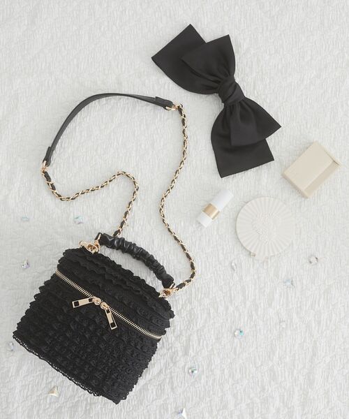 MAJESTIC LEGON（マジェスティックレゴン）の「レースフリルバニティ（ショルダーバッグ・レディース・オフホワイト/ブラック・FREE）」の2枚目の写真