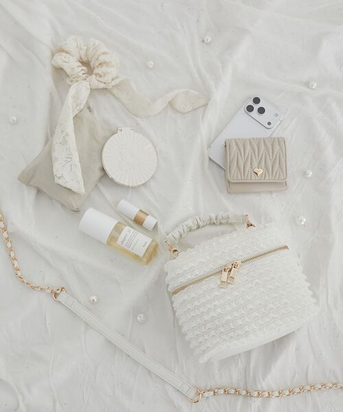 MAJESTIC LEGON（マジェスティックレゴン）の「レースフリルバニティ（ショルダーバッグ・レディース・オフホワイト/ブラック・FREE）」の9枚目の写真