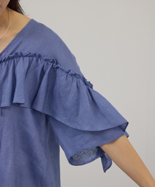 SALON adam et rope'（サロン アダム エ ロペ）の「【WEB限定】ヨーロピアンリネンルジェフリルブラウス（シャツ/ブラウス・レディース・ブルー系その他4/ホワイト/チャコールグレー・FREE）」の11枚目の写真