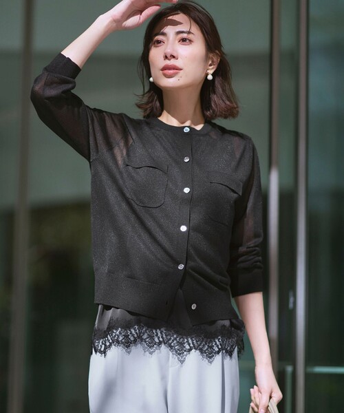 23区（ニジュウサンク）の「シャイニーシアー フラップポケット カーディガン（カーディガン/ボレロ・レディース・ネイビー系/ライトグレー系/ダークブラウン系/ブラック系・38）」の2枚目の写真